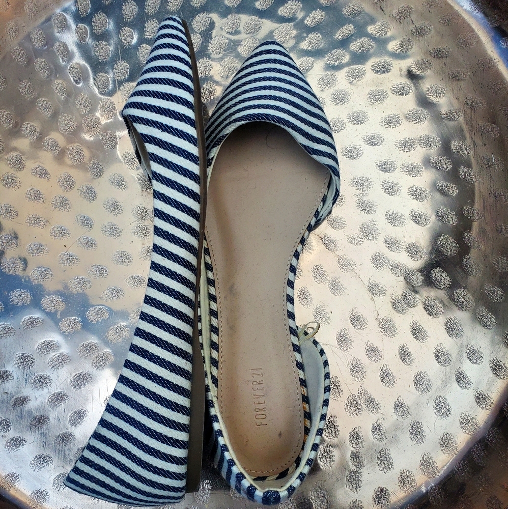 Forever 21 pointy striped flats Size 6